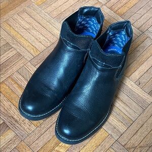 Men's Black Slip-On Leather Chelsea boots